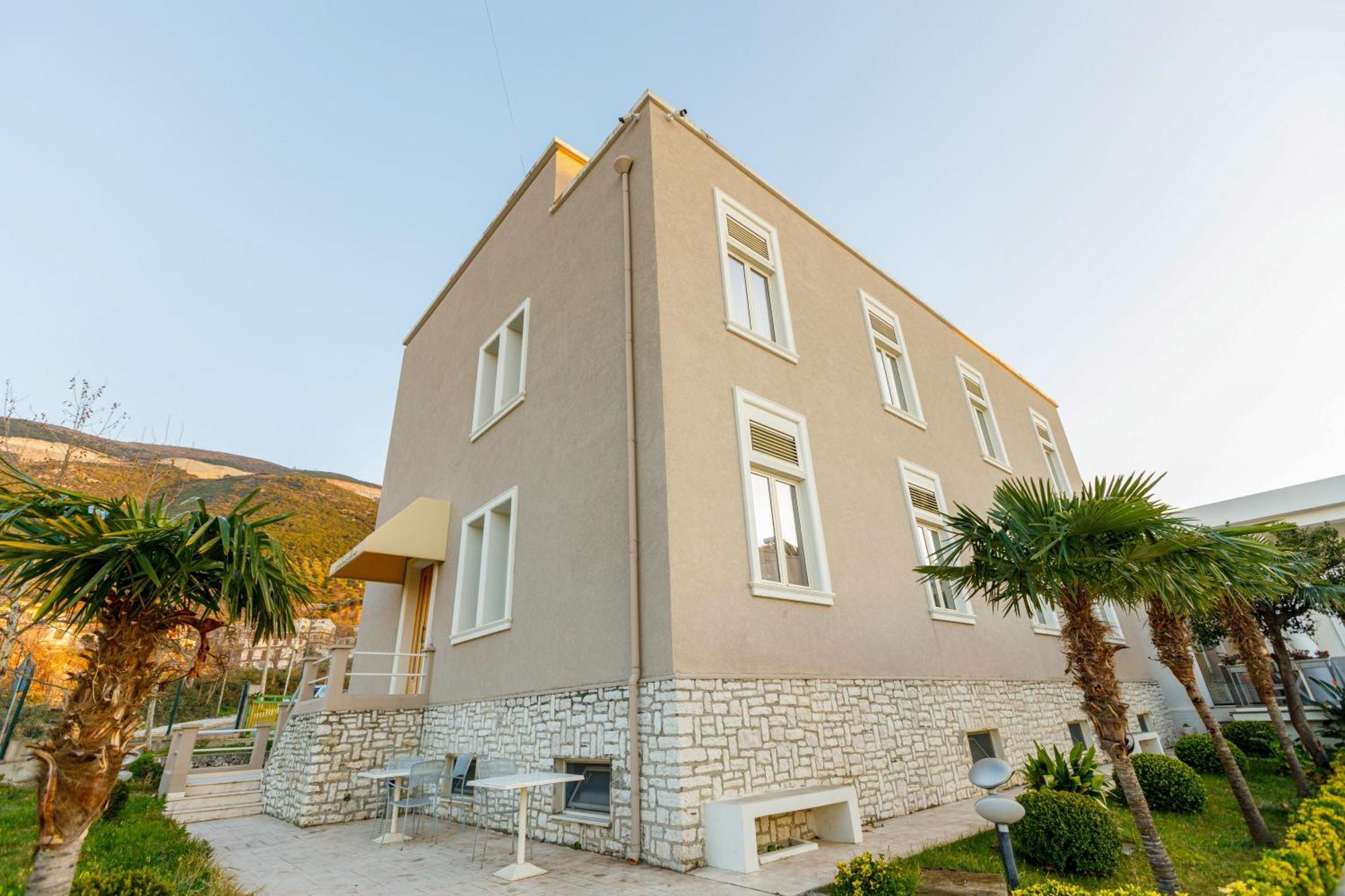 Le Palazzine Hotel Vlore Exterior photo